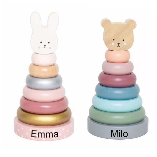 Holz-Stapelturm mit Teddy oder Hase als persönliche Weihnachtsgeschenkidee