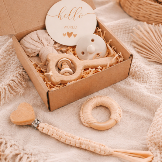 Personalisiertes 6-teiliges Baby Geschenkset – mit Beißring, Schnullerkette & Holzkarte – ideal zur Geburt oder Babyparty
