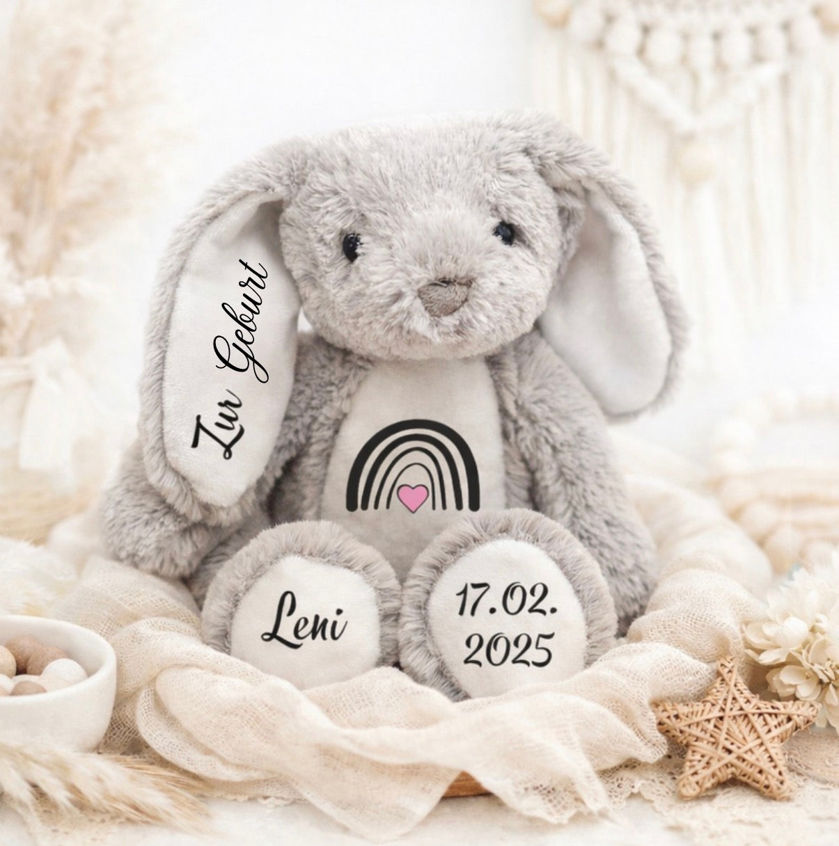 Personalisiertes Geburtsgeschenk – Kuscheltier Hase mit Name, Geburtsdatum & Regenbogen-Herz