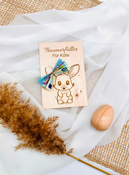 Cash gift with personalized engraving / wooden gift card