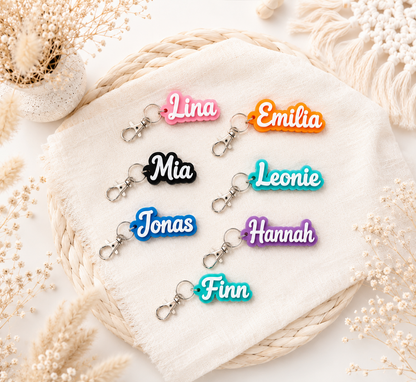 Personalisierter Schlüsselanhänger mit Name – Individueller Namensanhänger in vielen Farben | Geschenk für Kinder, Freunde & Familie
