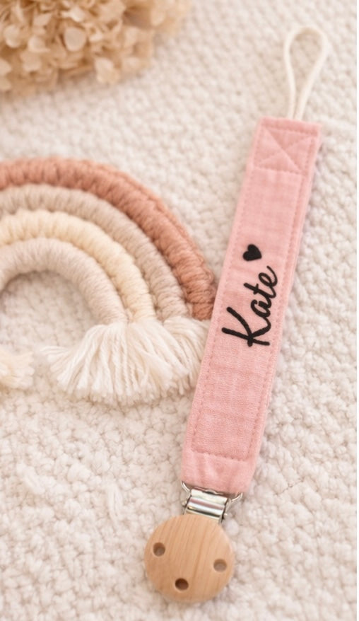 Personalisierte Schnullerkette mit Name & Herz / Geschenk zur Geburt