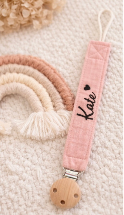 Personalisierte Schnullerkette mit Name & Herz / Geschenk zur Geburt