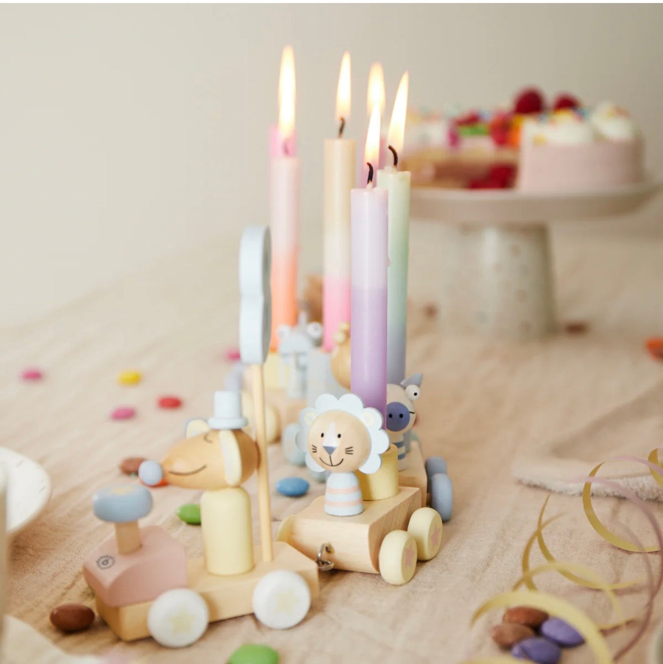 Personalisierter Geburtstagszug aus Holz mit Name – Safari Tischdeko für den Kindergeburtstag