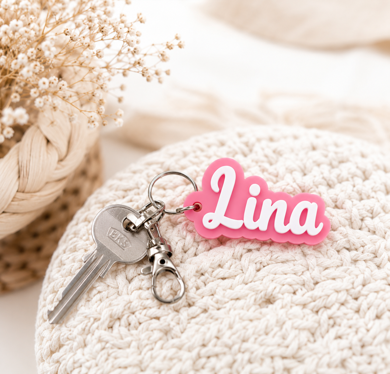 Personalisierter Schlüsselanhänger mit Name – Individueller Namensanhänger in vielen Farben | Geschenk für Kinder, Freunde & Familie