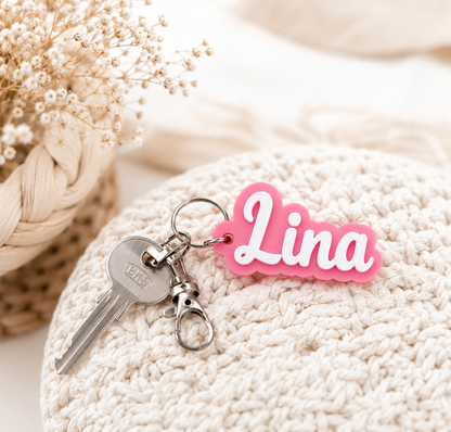 Personalisierter Schlüsselanhänger mit Name – Individueller Namensanhänger in vielen Farben | Geschenk für Kinder, Freunde & Familie