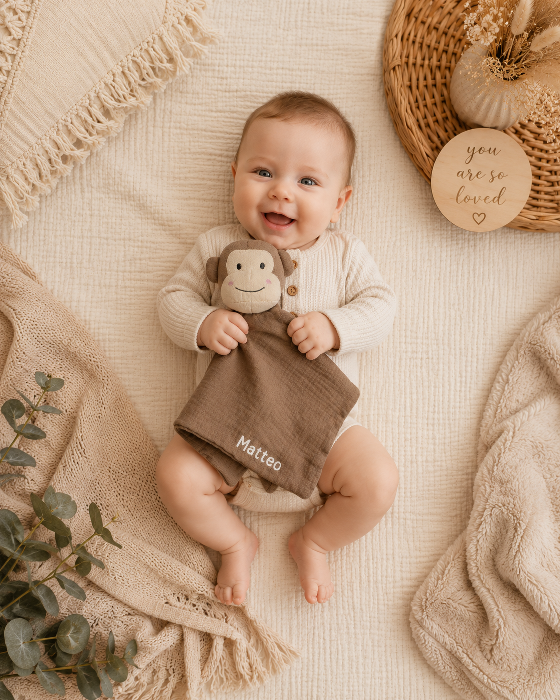 Baby mit personalisiertem Affen Schmusetuch mit Namen
