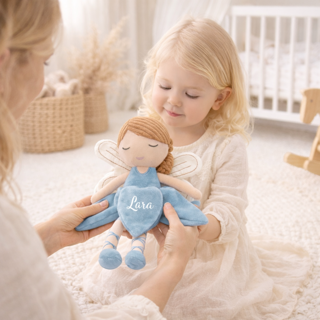Babygeschenkidee persönlich und individuell bedruckte Fee mit Name in Blau 