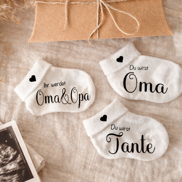 Bedruckte Babysocke als Geschenk zur Schwangerschaftsverkündung - Überraschung für Familie, Oma, Opa, Tante, Onkel