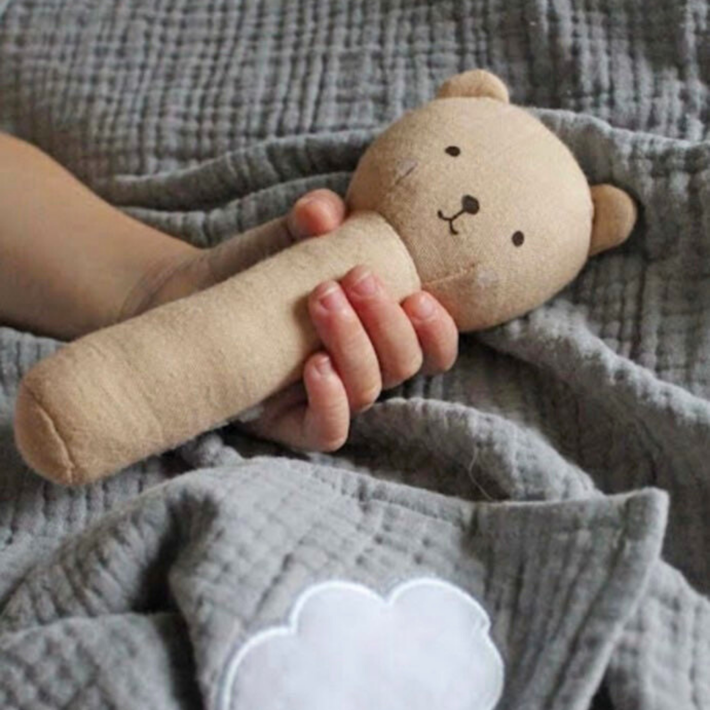 Beige Teddy Rassel mit Name für Baby als Geschenk zur Geburt / Beigelover 