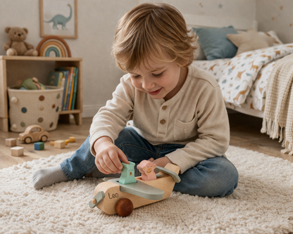 Flugzeug aus Holz mit Gravur - Holzspielzeug für Kinder