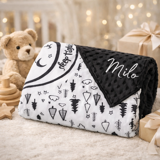 Personalisierte Babydecke / gestickter Name Schwarz/Weiß