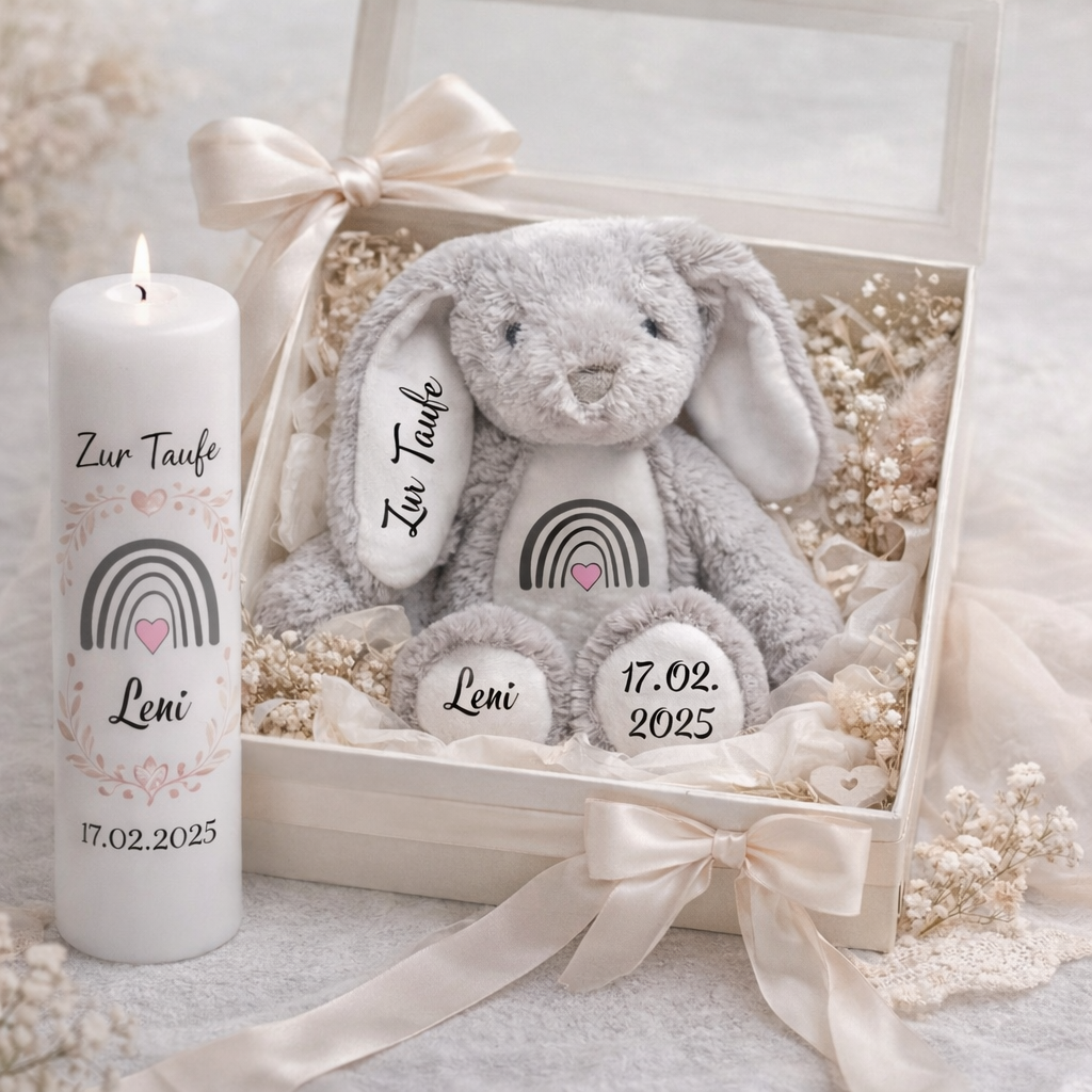Geschenkbox als Idee mit Kuschreltier Hase Taufdatum und Name bedruckt eines Kindes. Besondere Geschenkidee zur Taufe 