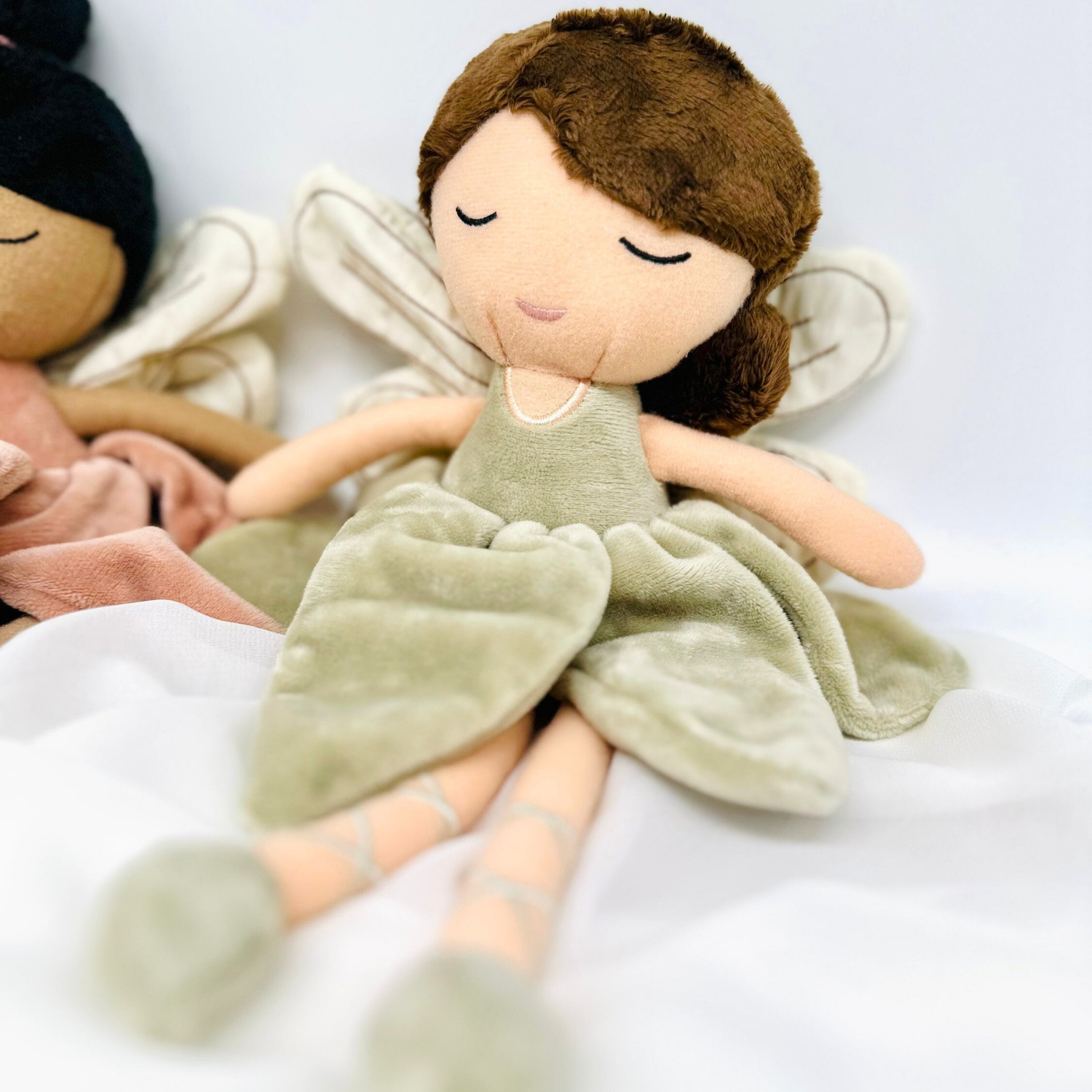 Kuscheltier Fee mit Name Personalisiert / Altrosa oder Hellgrün - einzigartigliebe