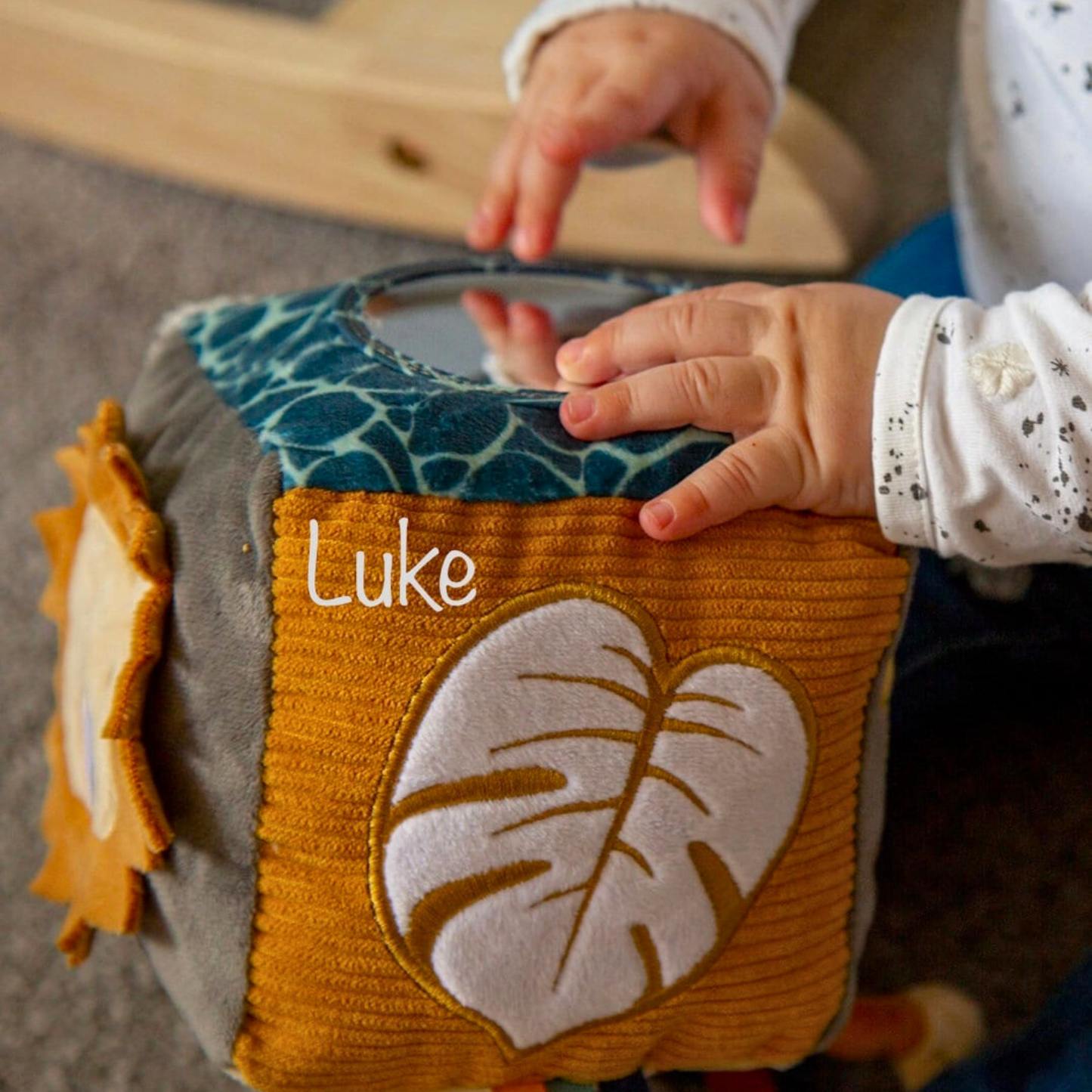 Personalisierter Activity Würfel / Motorikwürfel Baby - einzigartigliebe