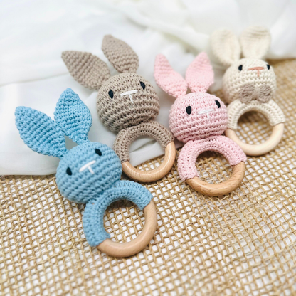 Personalisierter Greifling mit Name / Babygeschenk gehäkelt Rassel | Hase - einzigartigliebe