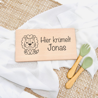 Personalisiertes Frühstücksbrettchen mit Löwe und Name – graviertes Kinderbrettchen als Geschenk zur Geburt, Taufe, Weihnachten oder zum Geburtstage