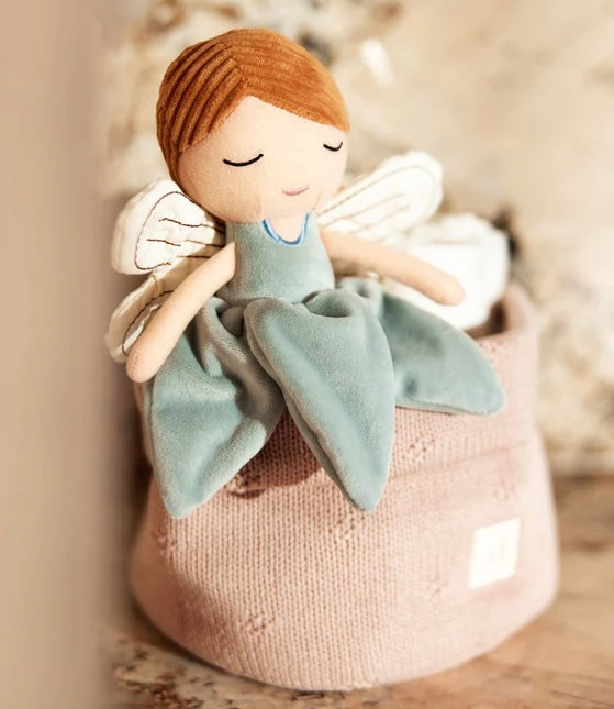 Kuscheltier Fee von Jollein mit Namen – liebevoll verpacktes Babygeschenk zur Taufe oder Geburt