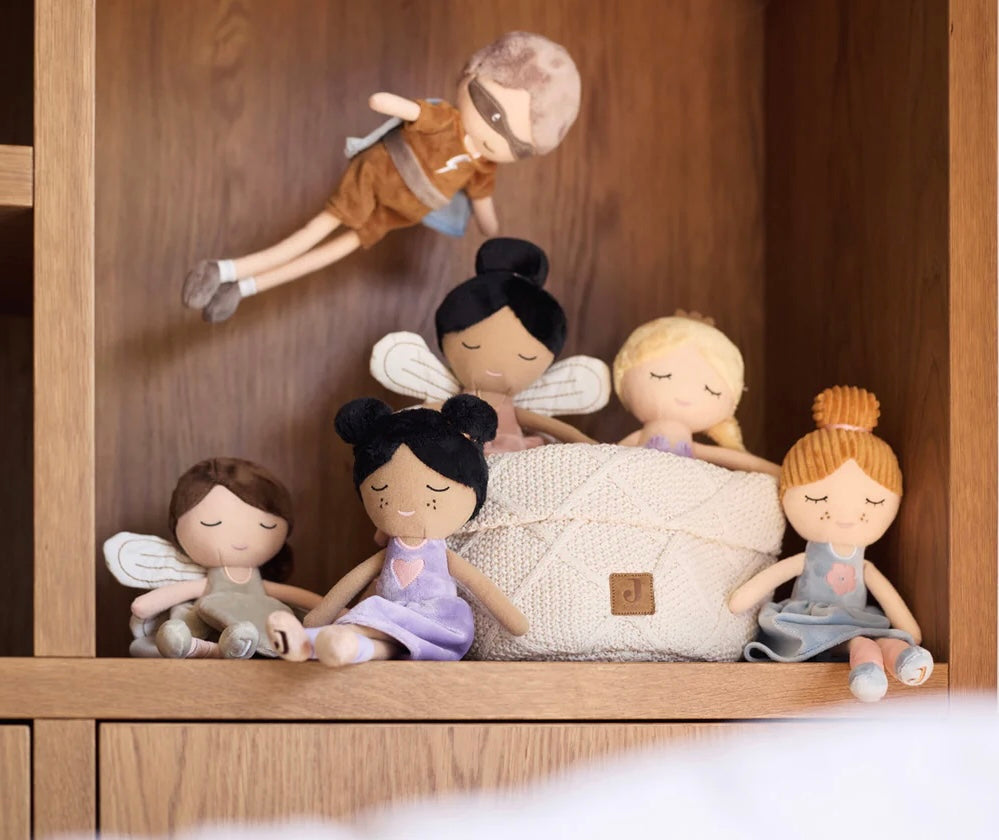 Blauer Superheld aus Plüsch mit weißem Namensdruck – handgemachtes Geschenk für Kinder ab 3 Jahren