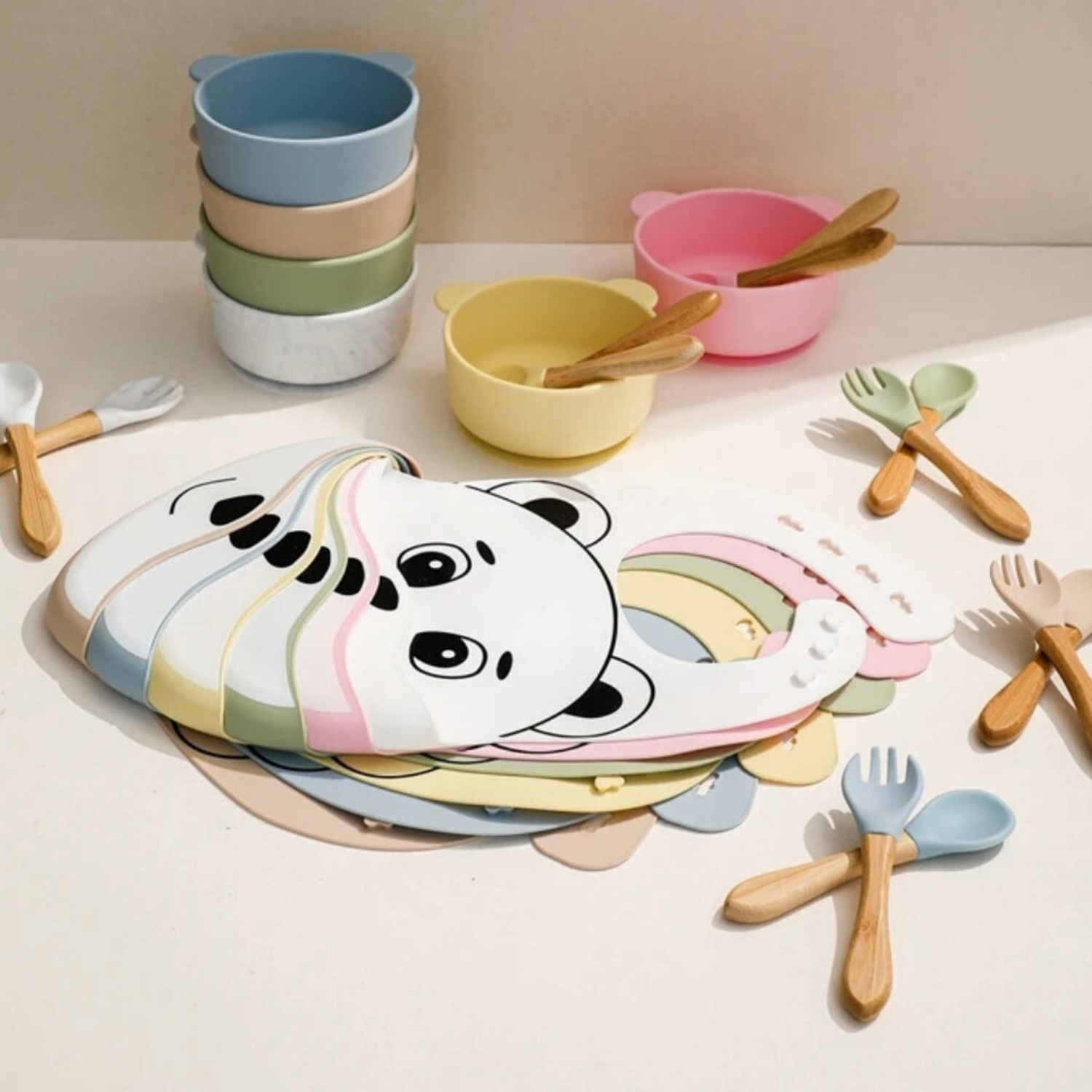 Personalisiertes Geschenkset mit Besteckset und Gravur - Lätzchen aus Silikon für Kinder, Schüssel mit Saugnapf 