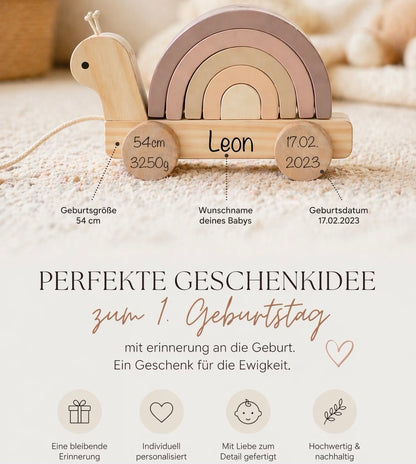 Liebevoll gestaltetes Nachziehspielzeug aus Holz für Babys und Kleinkinder