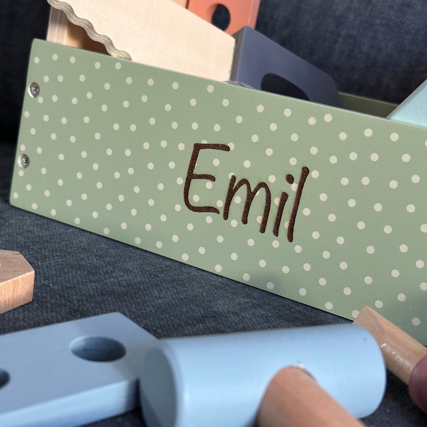 Nachhaltiger Holz-Werkzeugkasten mit Namen personalisiert - Perfektes Geschenk zum ersten Geburtstag, Taufe, Weihnachten oder Ostern
