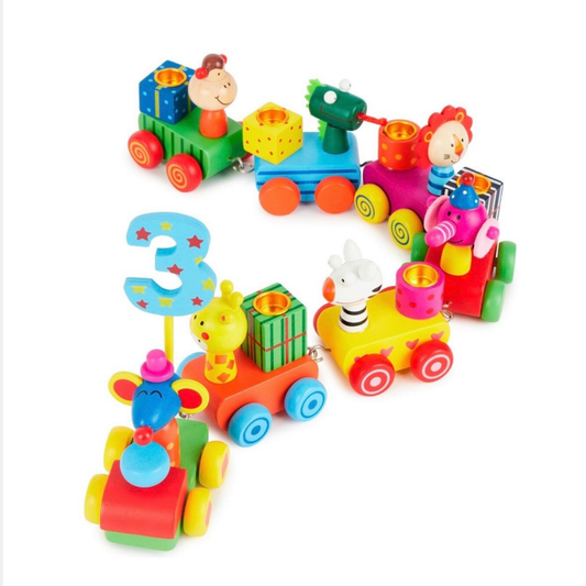 Personalisierter Geburtstagszug aus Holz mit graviertem Namen, Zahlen von 0 bis 9 sowie niedlichen Safari-Tieren als Tischdekoration für den Kindergeburtstag.