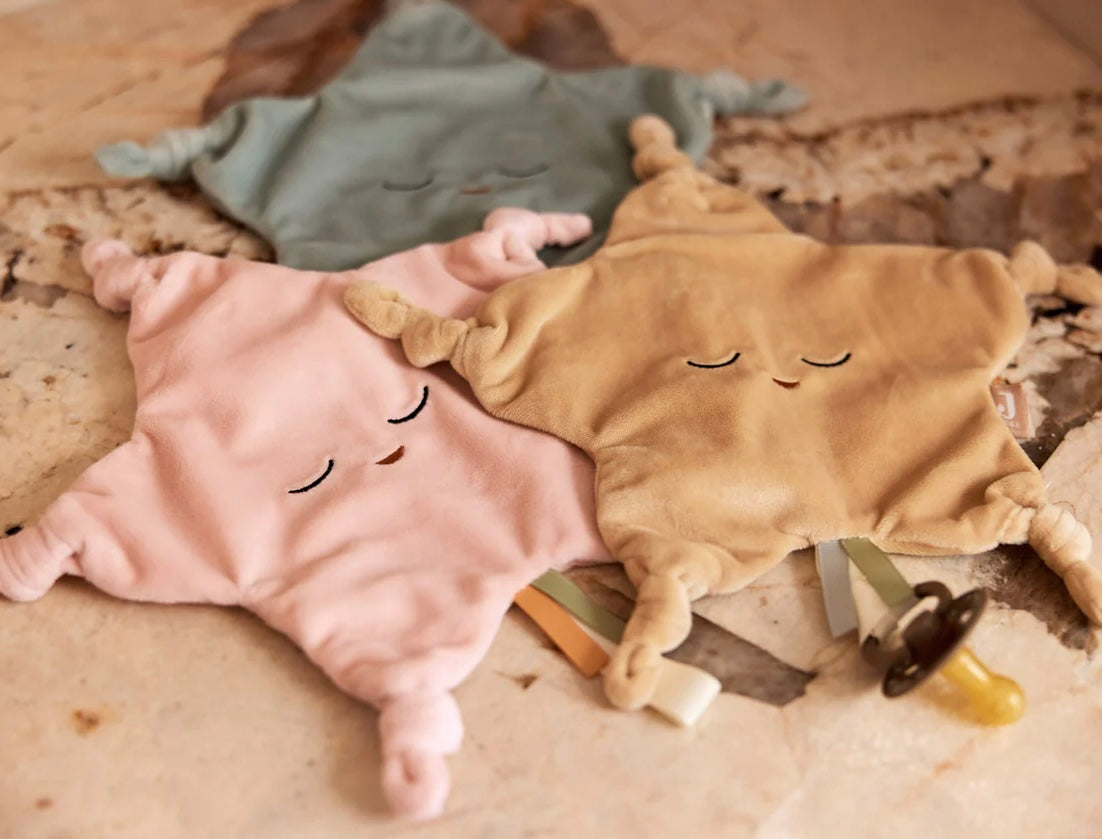 Personalisierbares Schmusetuch in Sternform – Geschenk zur Geburt oder Taufe für Babys