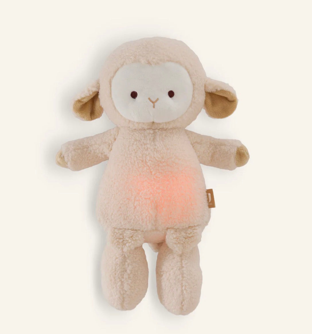     Personalisiertes Geschenk zur Geburt mit Kuscheltier Schaf und Namen.