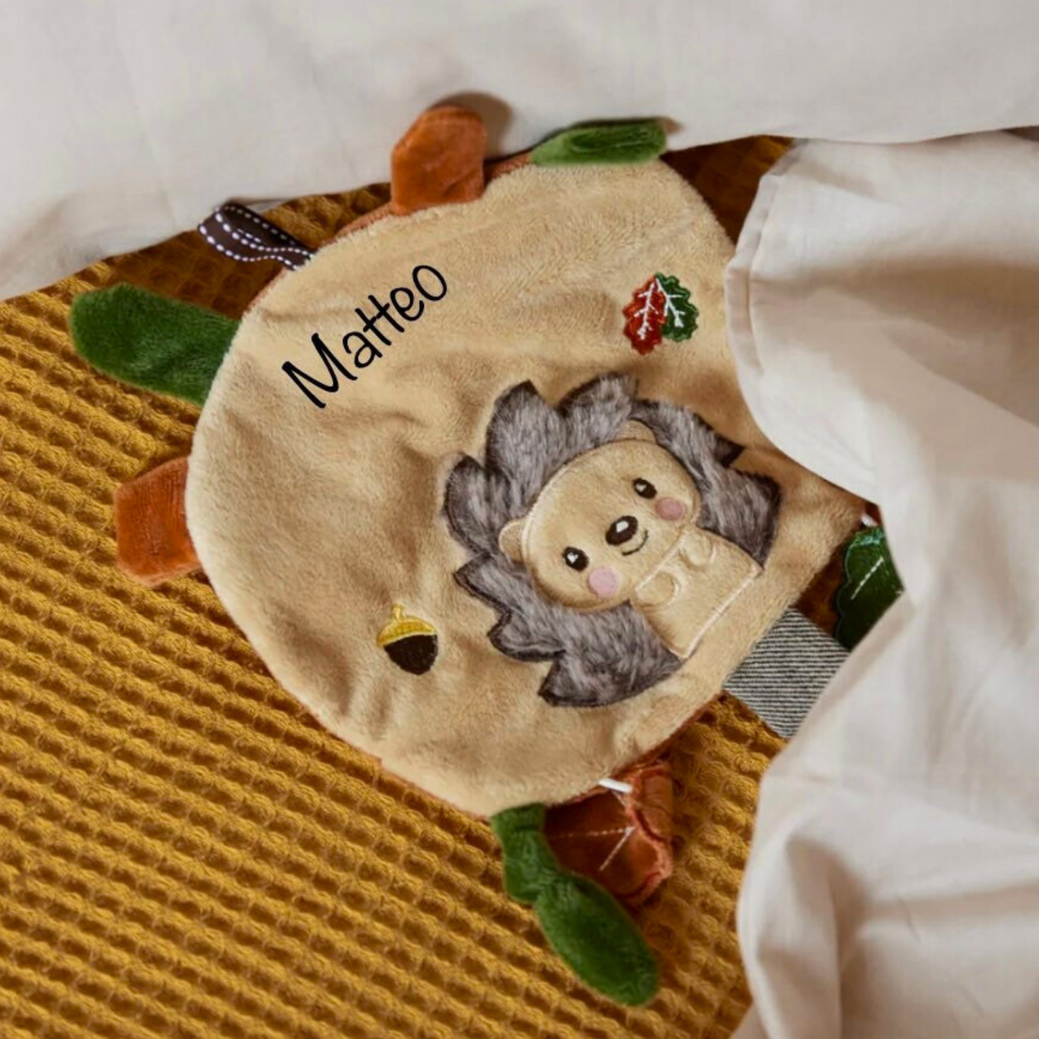 Personalisiertes Knistertuch mit Name im Igel-Design von Bieco für Babys ab Geburt