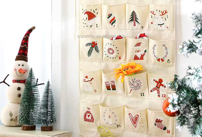 Personalisierter Stoffkalender für Kinder zur Weihnachtszeit mit Nikolaus,Rentier,Lebkuchenmann,Weihnachtssockenmotiv