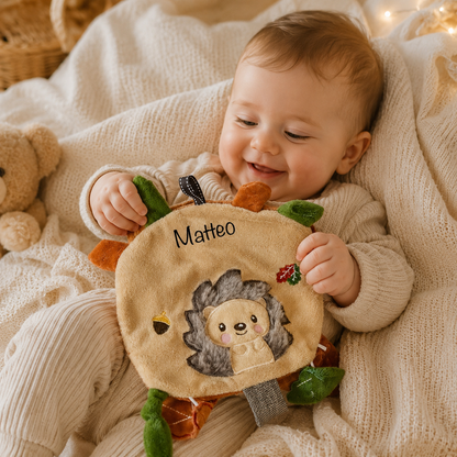 Weiches Knistertuch mit Namen personalisiert als besondere Geschenkidee zur Babyparty