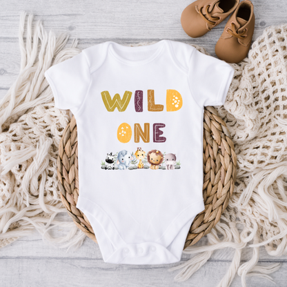 Niedlicher Safari Babybody Wild One als Geschenkidee für Jungen zum 1 Geburtstag