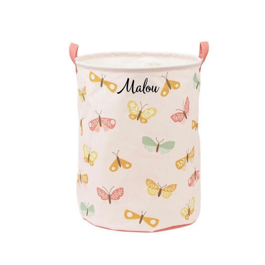Rosa Aufbewahrungskorb mit bunten Schmetterlingen und dem aufgedruckten Namen Malou