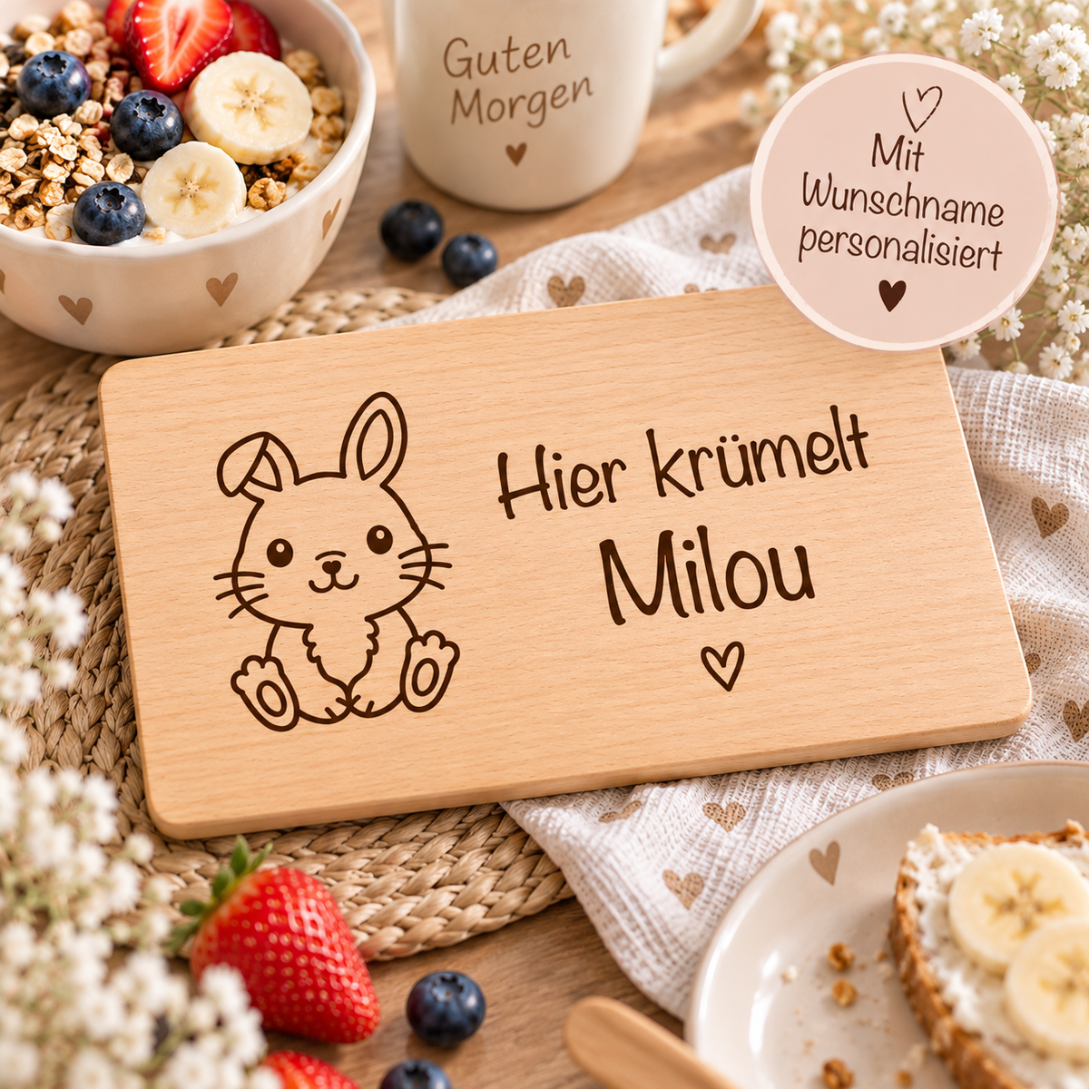 Personalisiertes Frühstücksbrettchen aus Holz mit Hasenmotiv und Wunschname