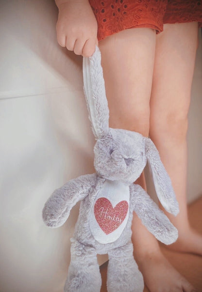 Kuscheltier Hase personalisiert mit Glitzer Herz und Name | Osterhase - einzigartigliebe
