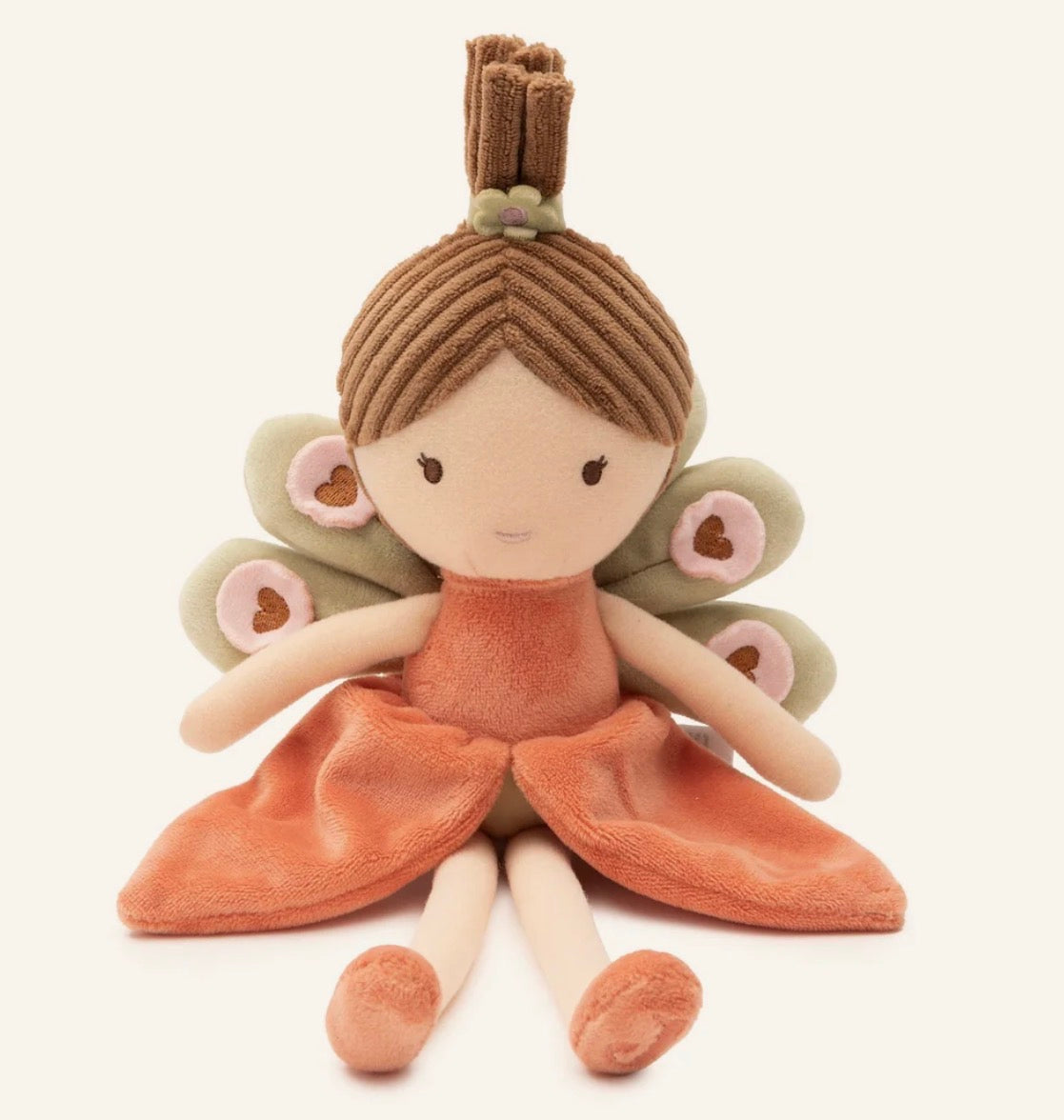 Jollein Kuscheltier Fairy Mae mit terrakottafarbenem Kleid und weichen Flügeln